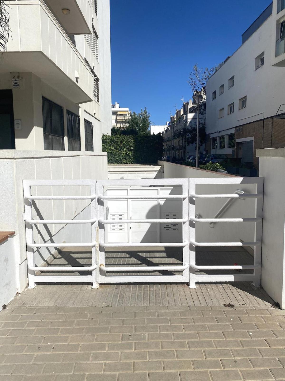 Apartamento Sofia 100 Metros De La Playa Renovado No Pierdas La Oportunidad De Disfrutar De Este Pequeno Paraiso En El Corazon De Sitges Apartment Exterior photo